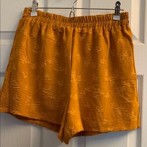 Easel Women's Golden Patterned Shorts NWT Medium